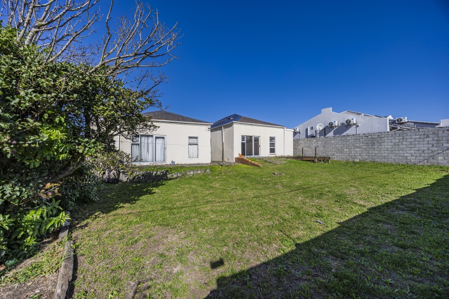 6 Bedroom Property for Sale in Quigney Eastern Cape